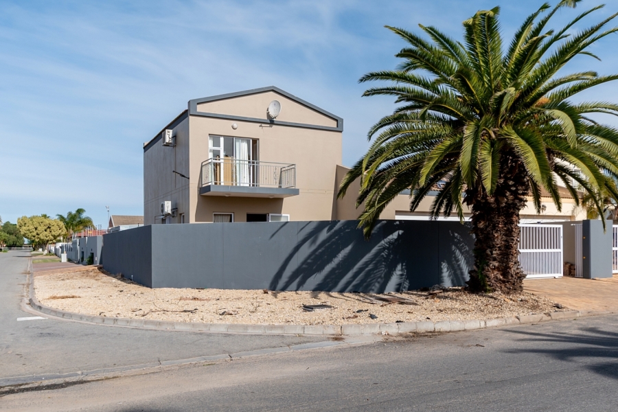 3 Bedroom Property for Sale in Laaiplek Western Cape